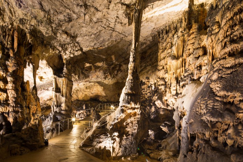 tourist guide cave