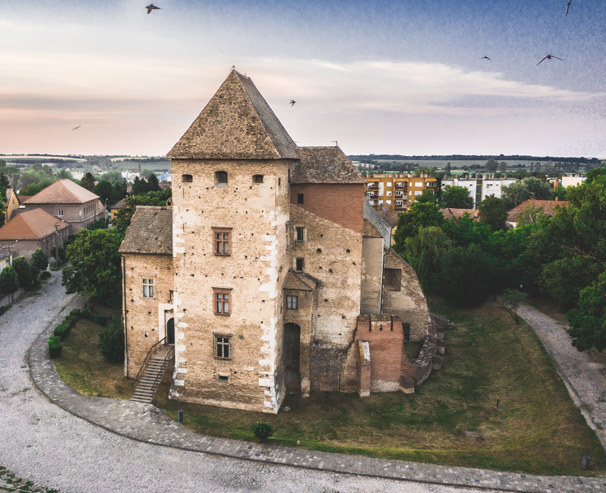 Balaton esős időben programok: Simontornyai vár