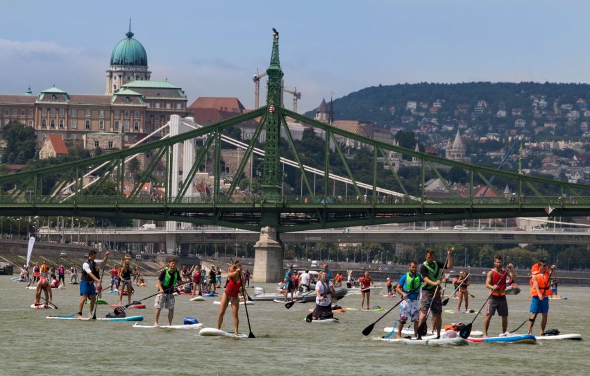 Budapest SUP 2020: szeld át a fővárost egy deszkán állva!