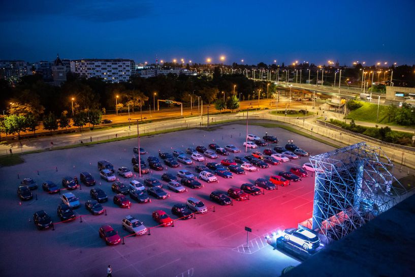 Sosem hallott dalokkal búcsúzik a Müpa Autósmozi