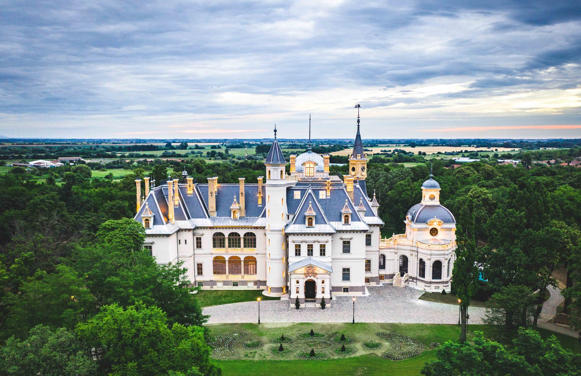 Magyarország legszebb helyei: 15 mesebeli kastély, amit egyszer az életben látni kell