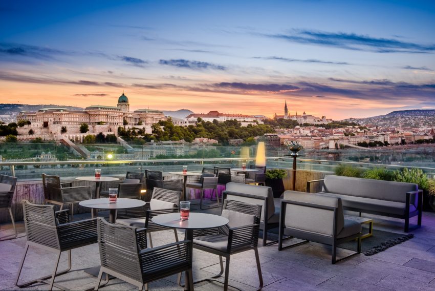 Budapest roof top bar: Liz and Chain Sky Lounge