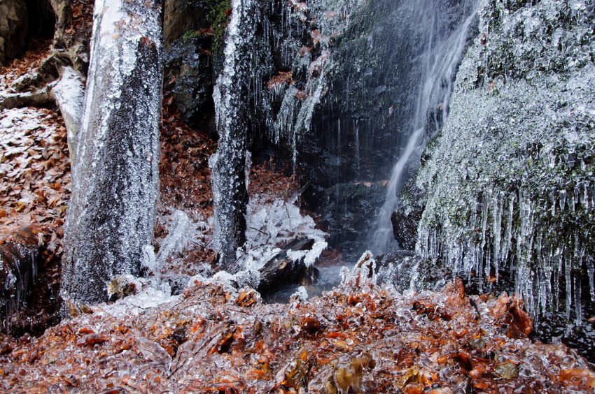 Családi kirándulás télen: Ilona-völgyi vízesés