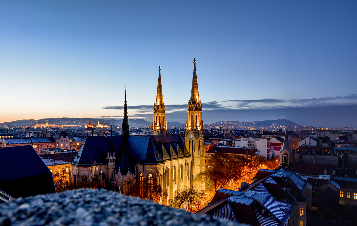 Kevésbé nyüzsgő, mégis lenyűgöző köztér rejtőzik Budapest szívében