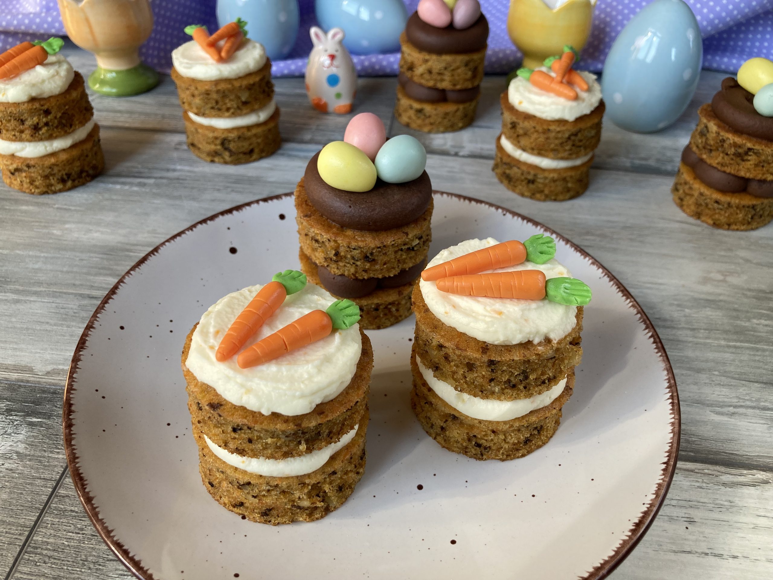 Egyszerű, de mutatós sütemény az ünnepi asztalra: Húsvéti minitortácskák