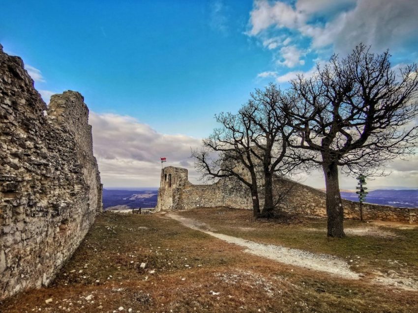 Látnivalók Balaton északi part: Rezi-vár