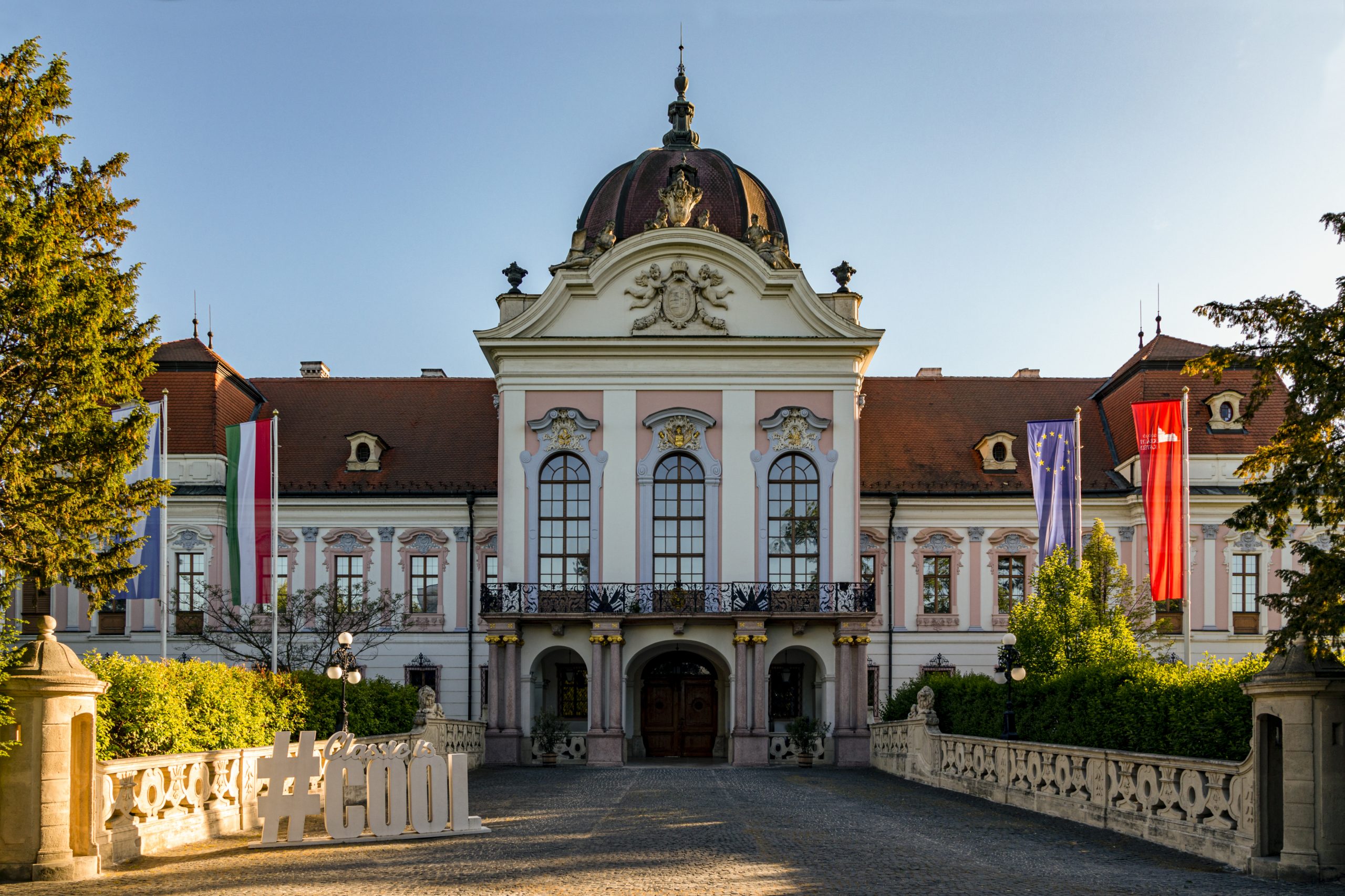 Filmszemlével és ingyenes programokkal vár májusban Gödöllő barokk kastélya