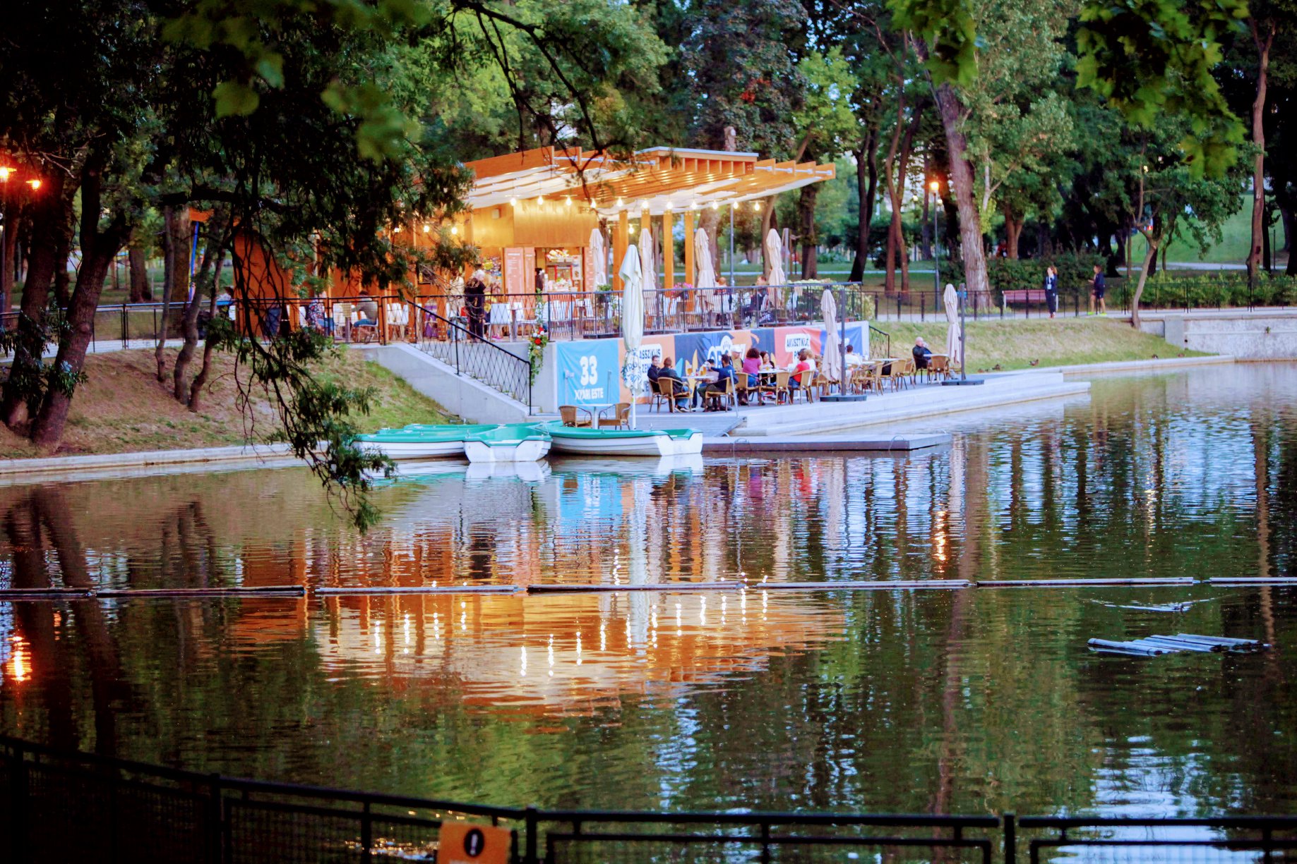 5 tóparti teraszos hely Budapesten, ahol hűsölhetünk egy jót a nyári hőségben
