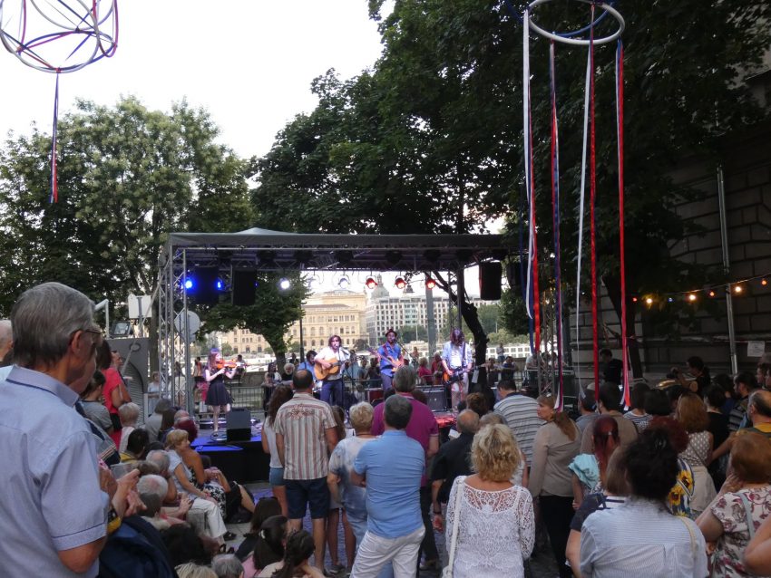 Budapesti programok a hétvégén 2022 július: Francia utcabál