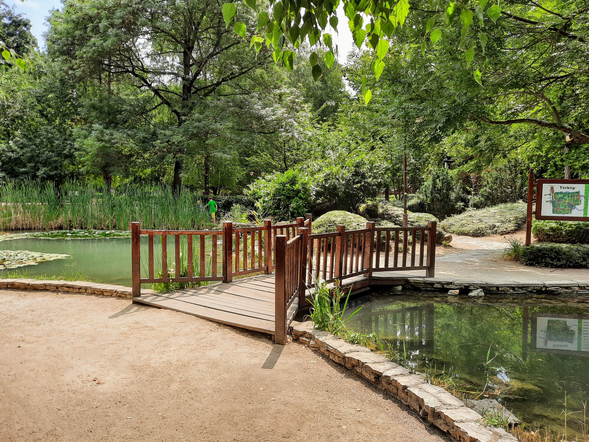 Hangulatos japánkert bújik meg a Balaton egyik közkedvelt üdülőparadicsomában
