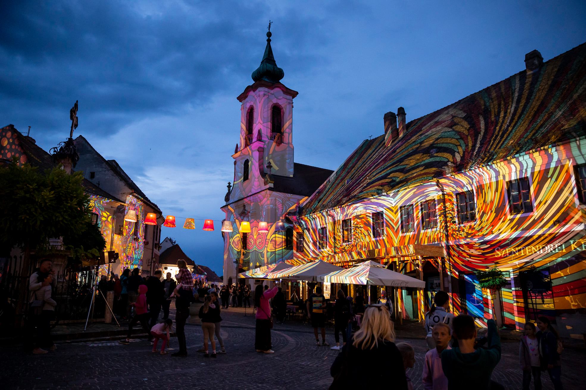 Nyárbúcsúztató fesztivállal, fényfestéssel és borkorzóval pezsdül fel hétvégén Szentendre
