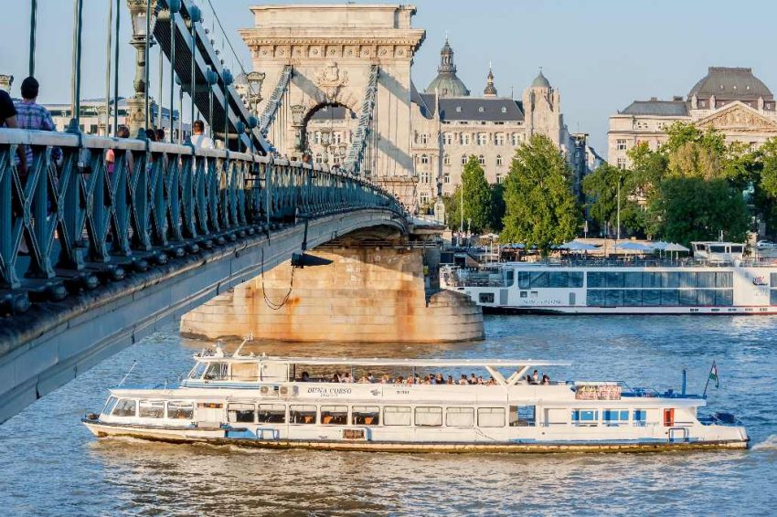 Sightseeing cruise Budapest