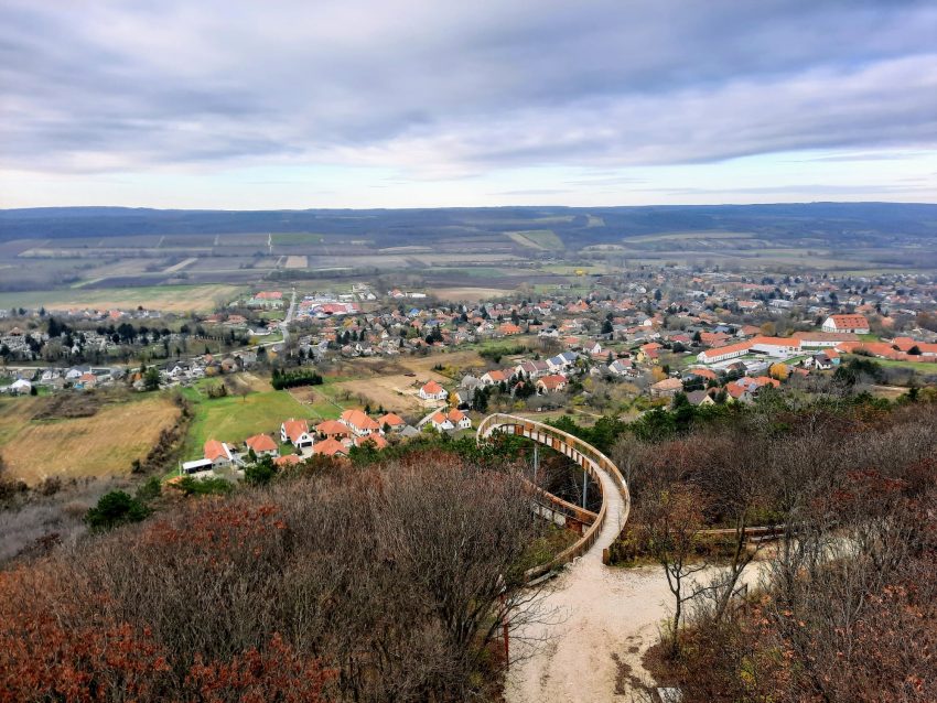 Lombkorona-tanösvény Pannonhalma