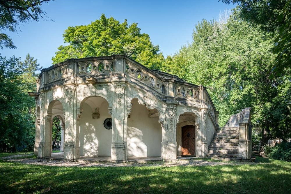 Titokzatos hangulatú művésztelep rejtőzik Budapest villanegyedében