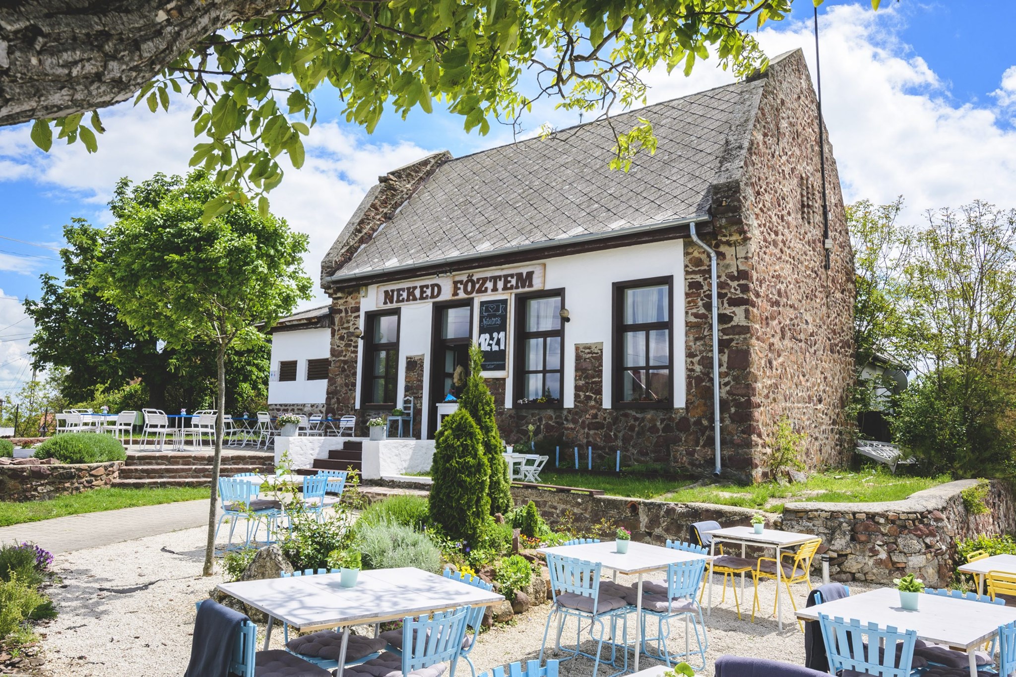 5 hangulatos teraszos étterem a Balaton-felvidéken, ami tárt kapukkal vár tavasszal