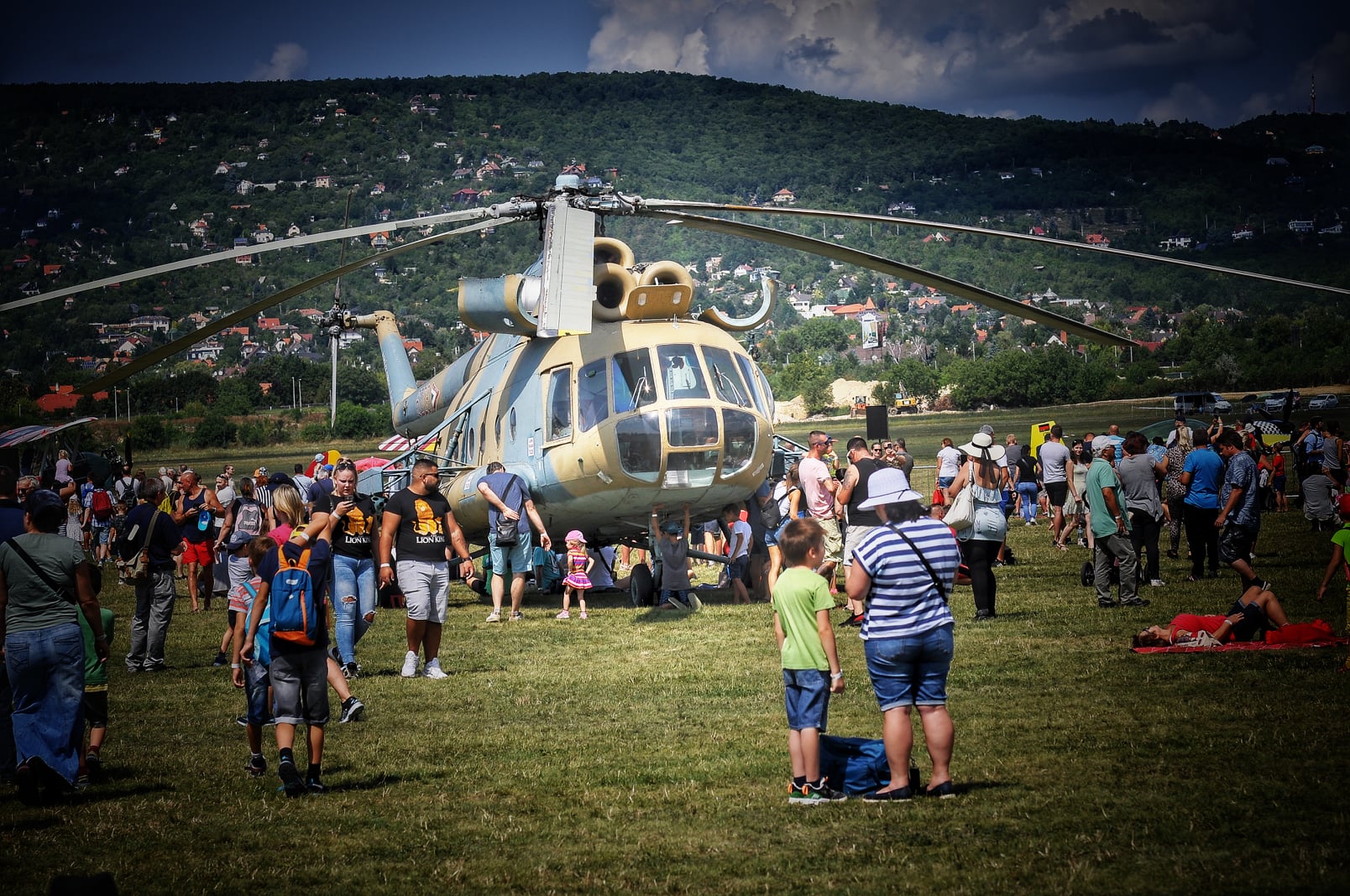 Egész napos légi parádéval és ingyenes, családi programdömpinggel indul a nyár Budaörsön