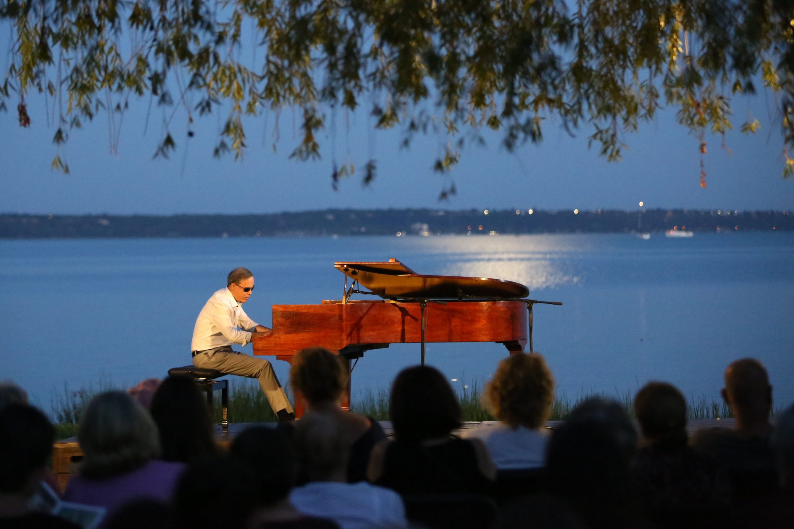 Ingyenes koncertek pezsdítik fel a nyárestéket a Balatonnál