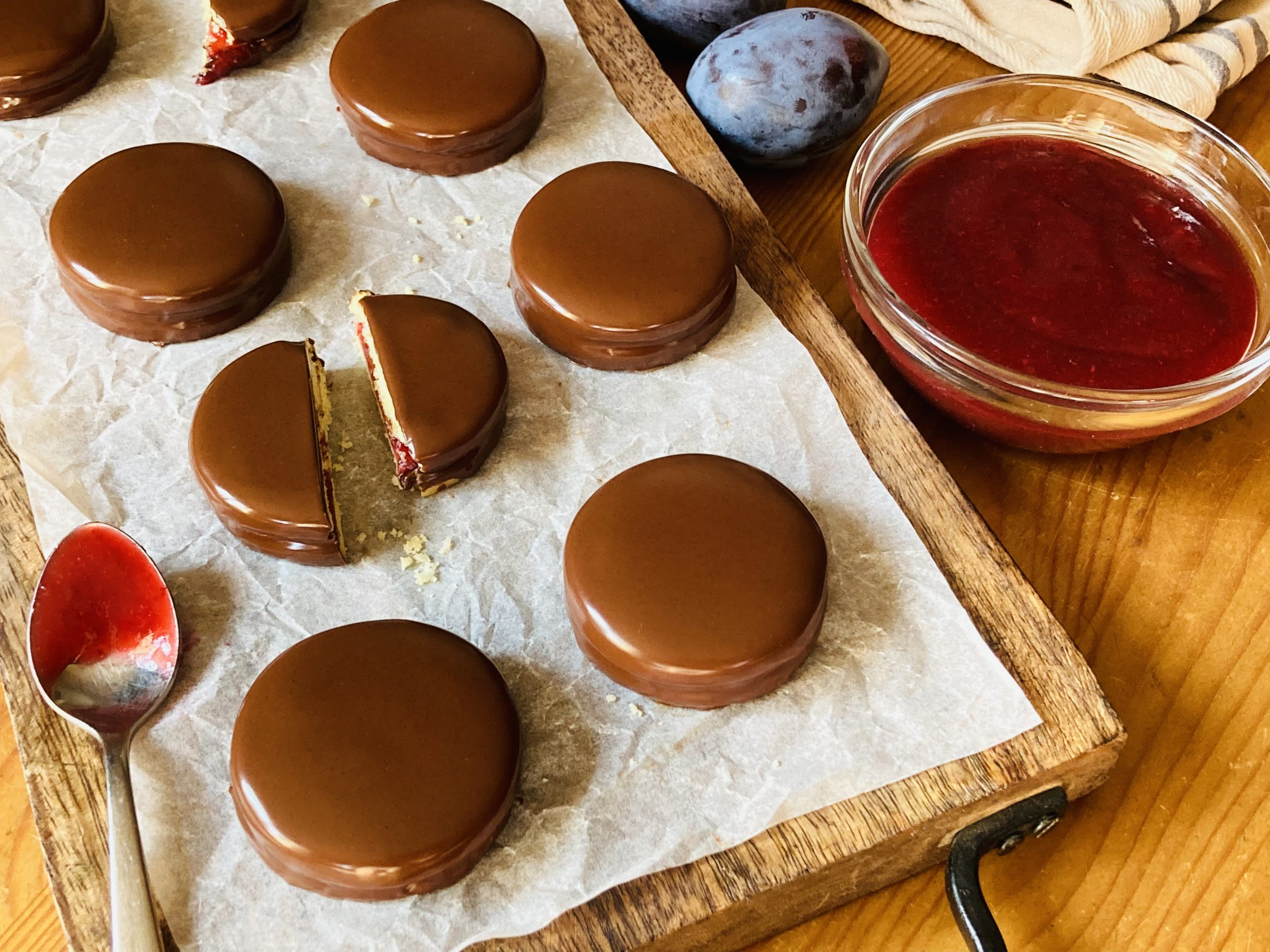 Egy tökéletes őszindító finomság: Szilvalekváros mini isler (recept)