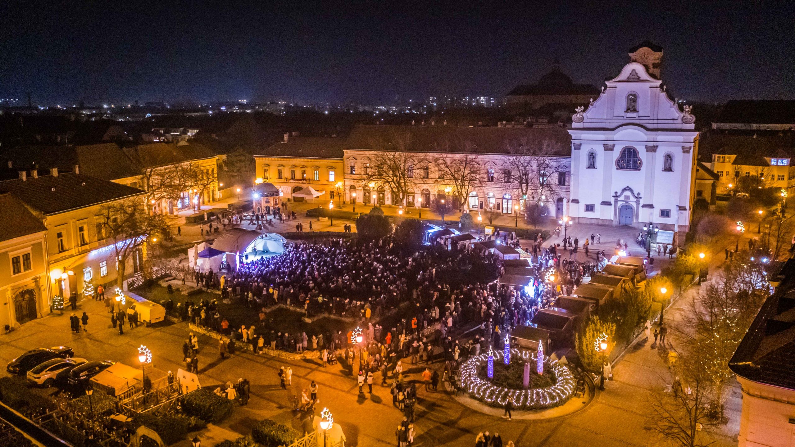 Mesés karácsonyi hangulattal és kisvárosias bájjal vár a Váci Advent