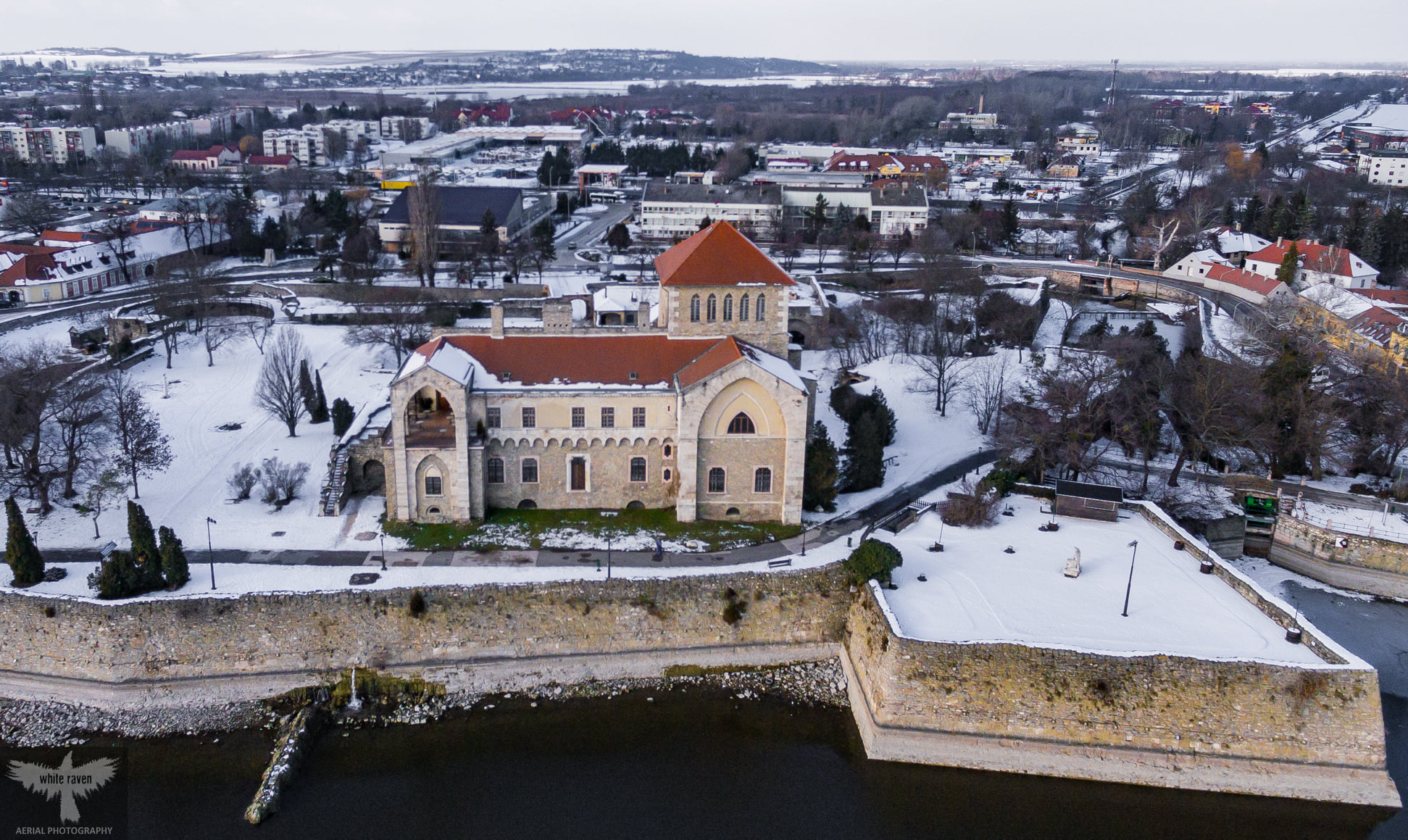 Téli vármustra: 5 fenséges erődítmény Budapesttől nem messze, amit érdemes meghódítani