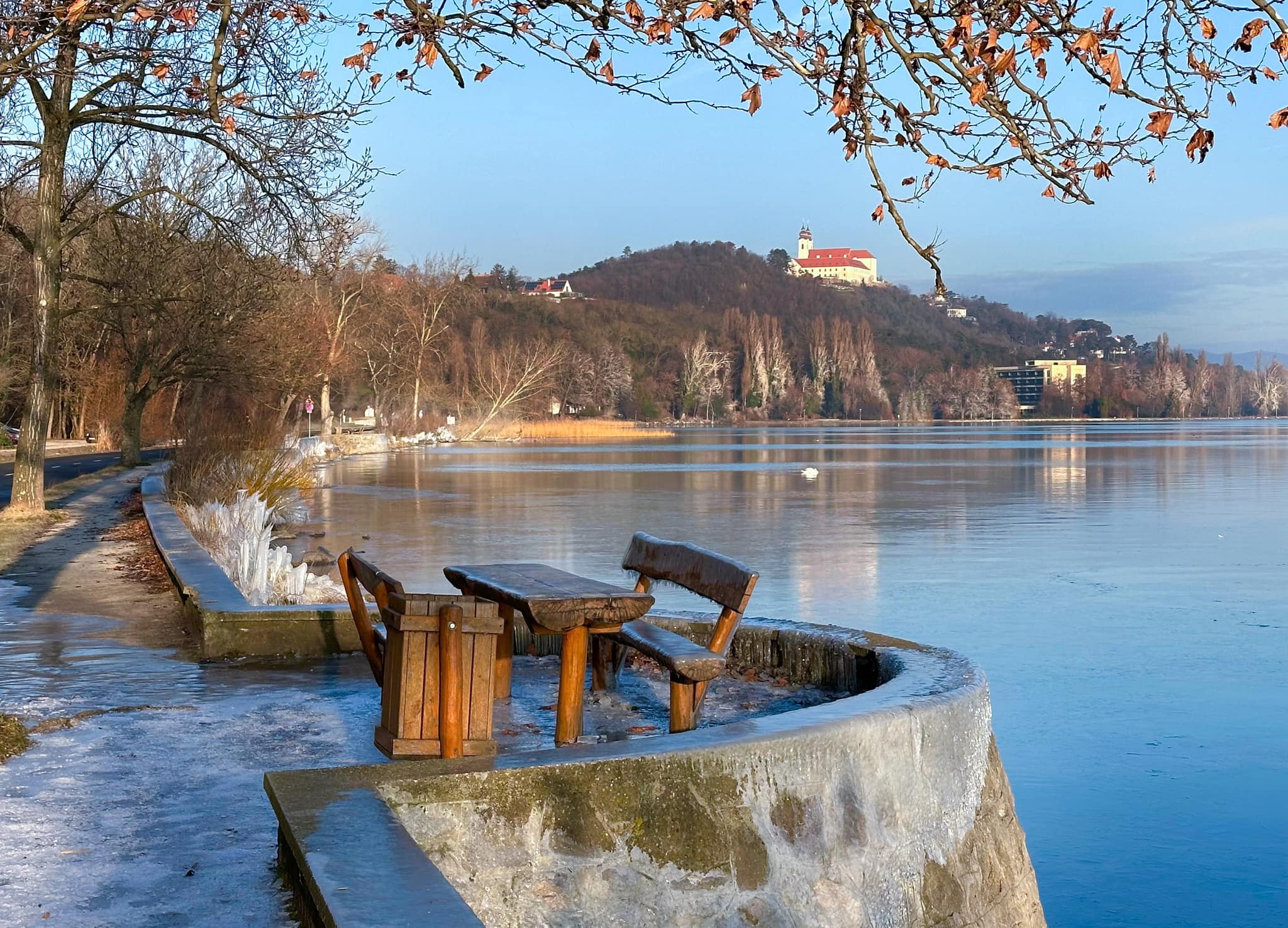 Romantika a Balatonnál: 9 különleges helyszín és program februárban