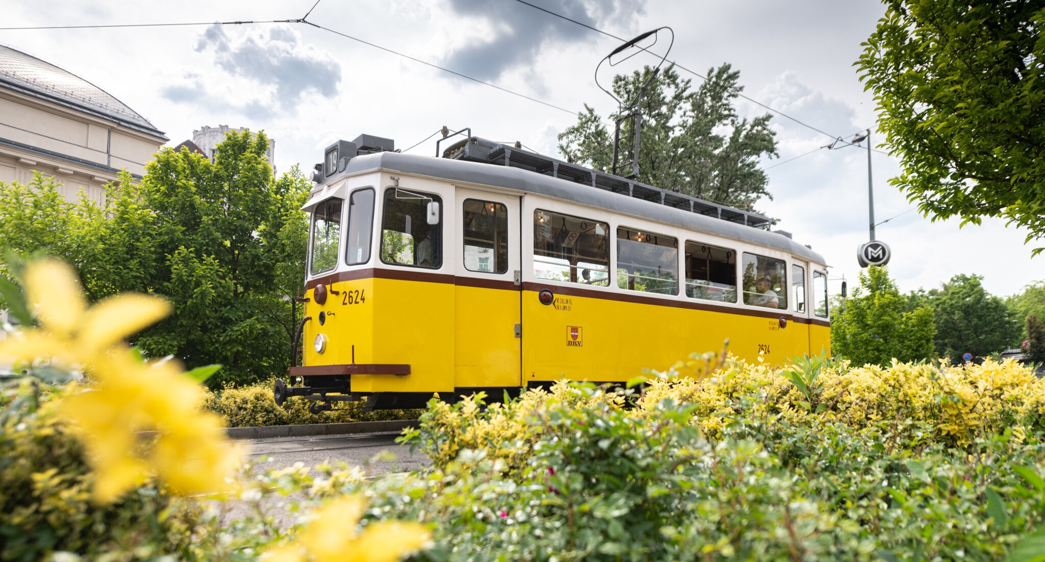 SzecessziÃ³s nosztalgiavillamoson Ã©lvezhetjÃ¼k JÃ³zsef Attila legszebb sorait a kÃ¶ltÃ©szet napjÃ¡n