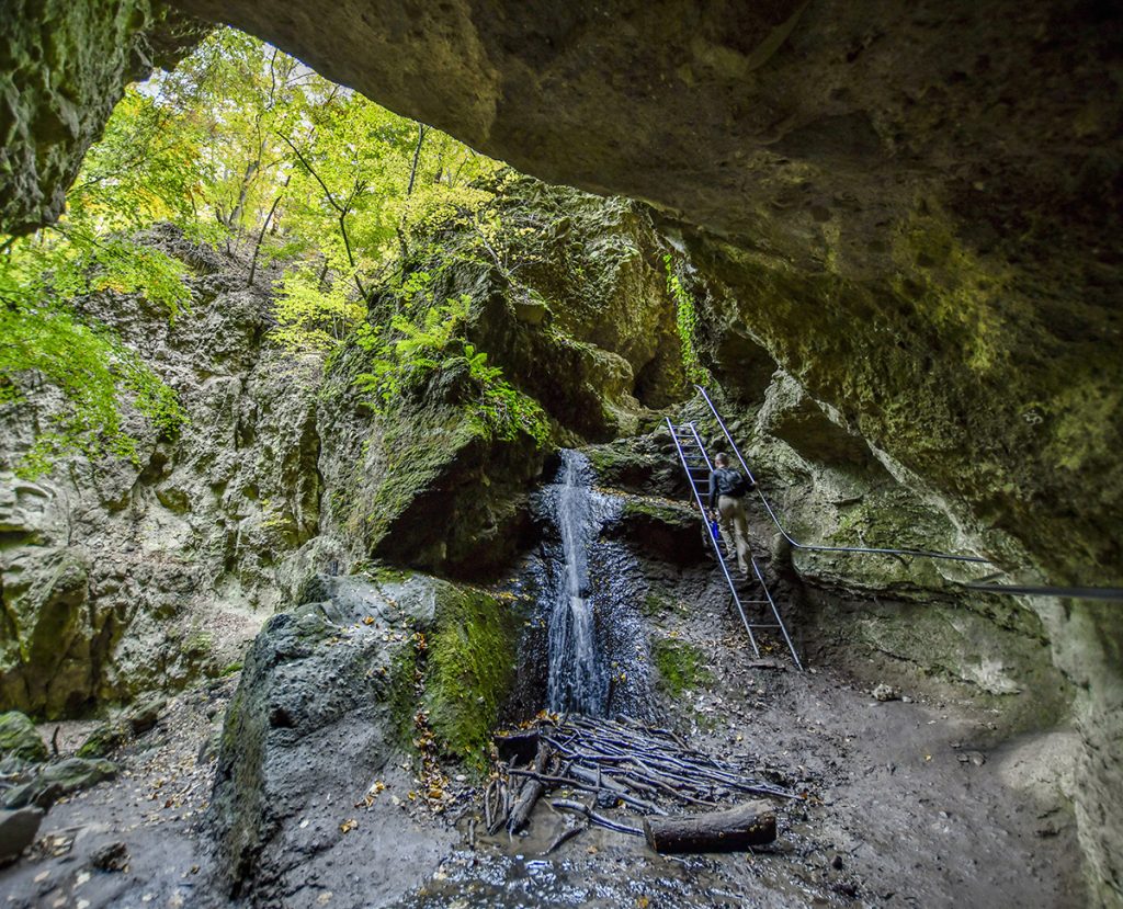 Rám-szakadék, Pilis