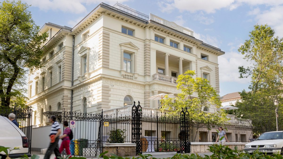 HAB, Hungarian Art & Business