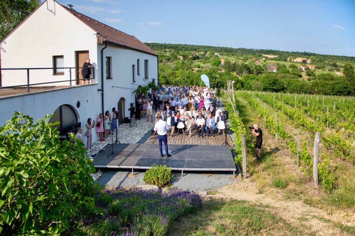 megnyílt a Balaton Wines Visitor Center