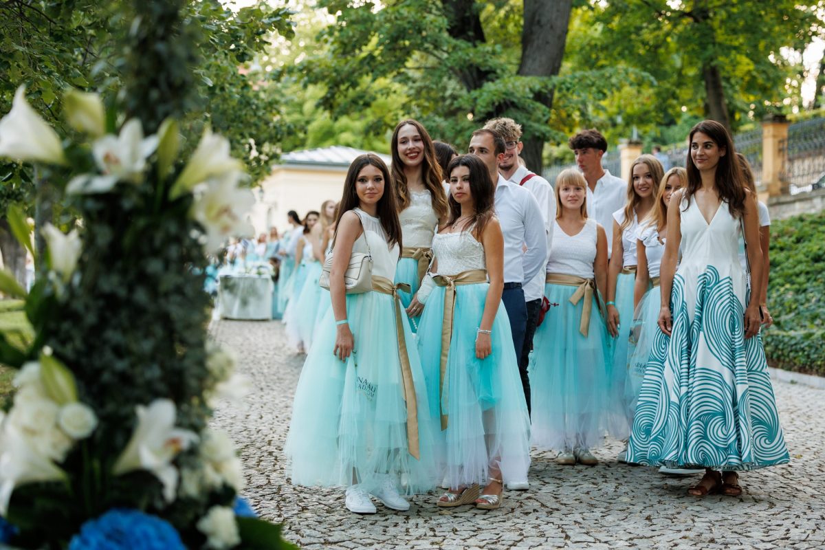 Anna-báli Sokadalom