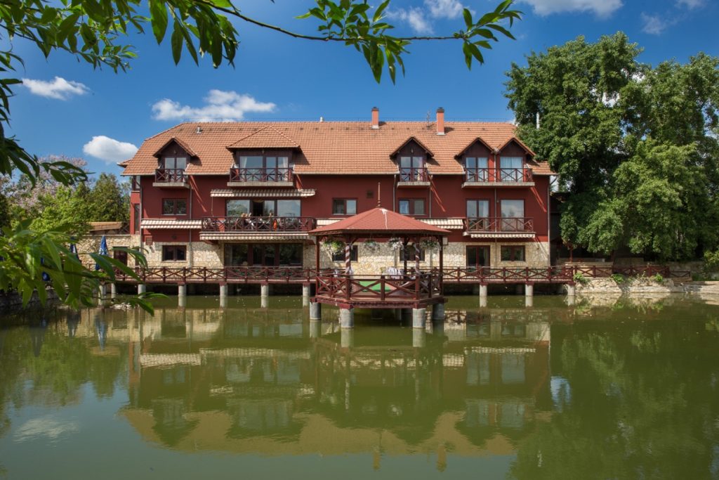 vízparti gasztrohelyek, tópart, étterem