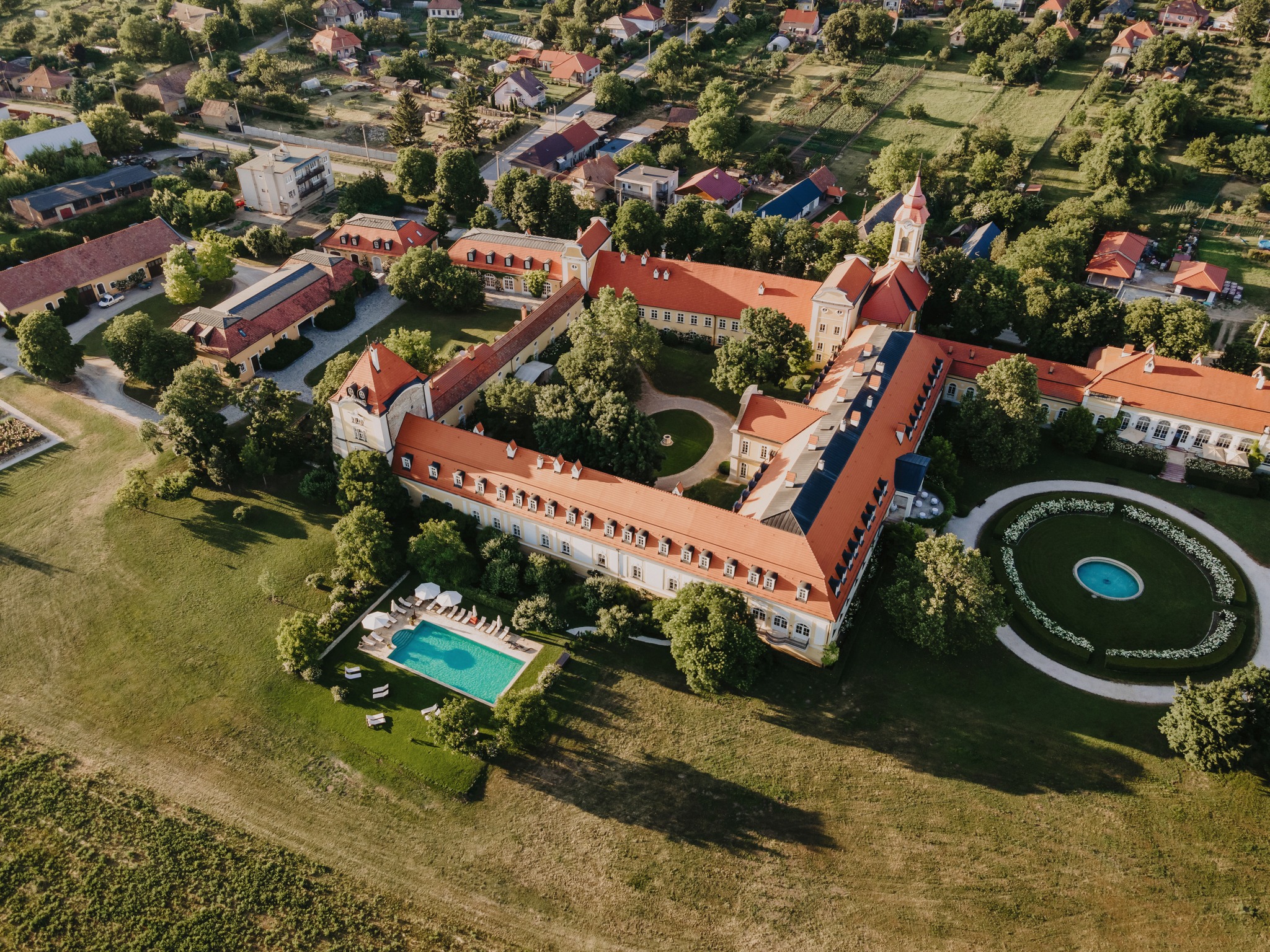 IrÃ¡ny szomszÃ©dolni! â 3 mesÃ©s Ãºti cÃ©l, ha PÃ¡rkÃ¡ny kÃ¶rnyÃ©kÃ©re lÃ¡togatsz