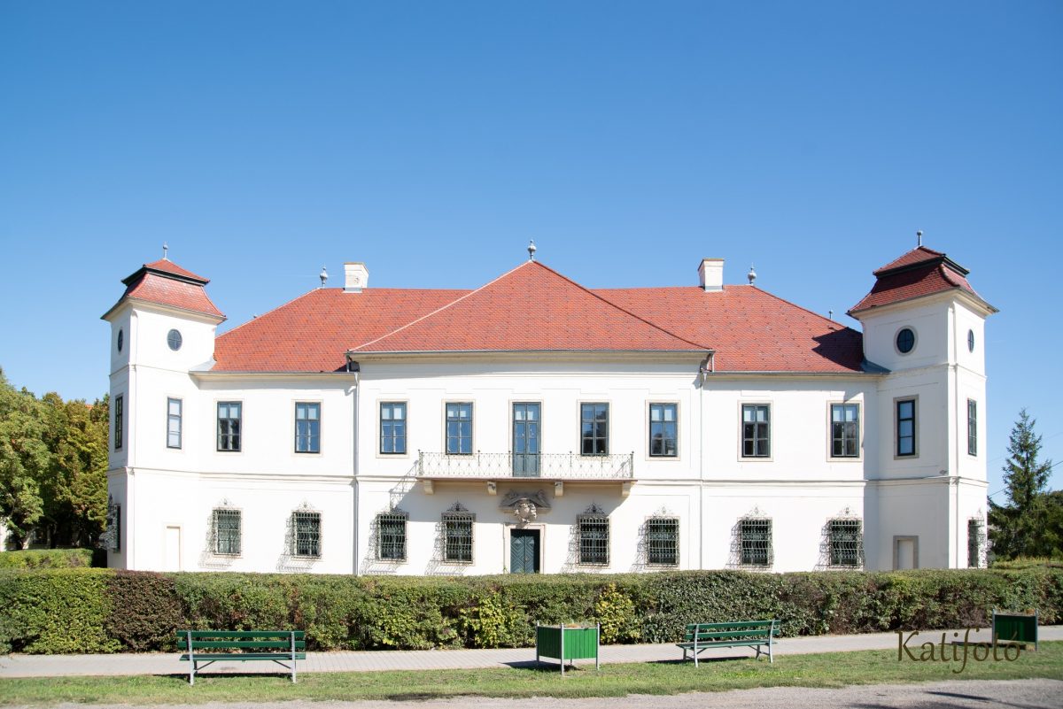 Hajós, pince, bor, gasztronómia, barokk, város, kirándulás, ősz, szeptember