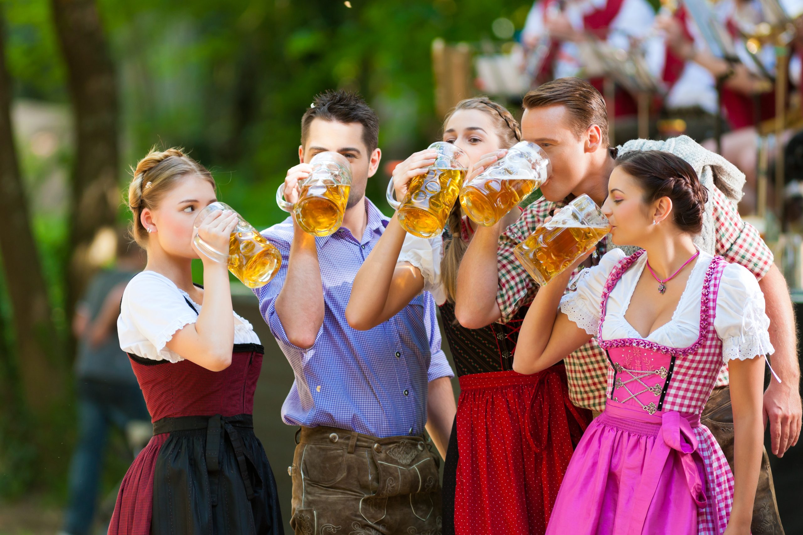Autentikus finomsÃ¡gokkal Ã©lhetjÃ¼k Ã¡t az Oktoberfest hangulatÃ¡t Budapest szÃ­vÃ©ben