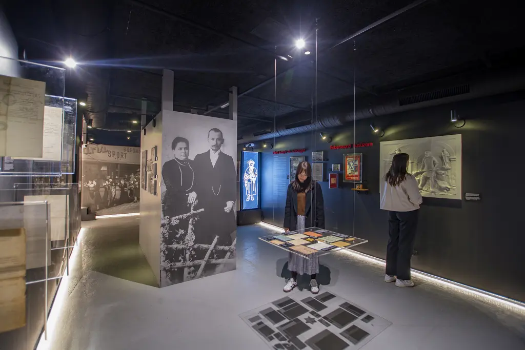 【未開封】hide private collection in MUSEUM hide private collection in Yokosuka hide MUSEUM 2000-2005 : hide