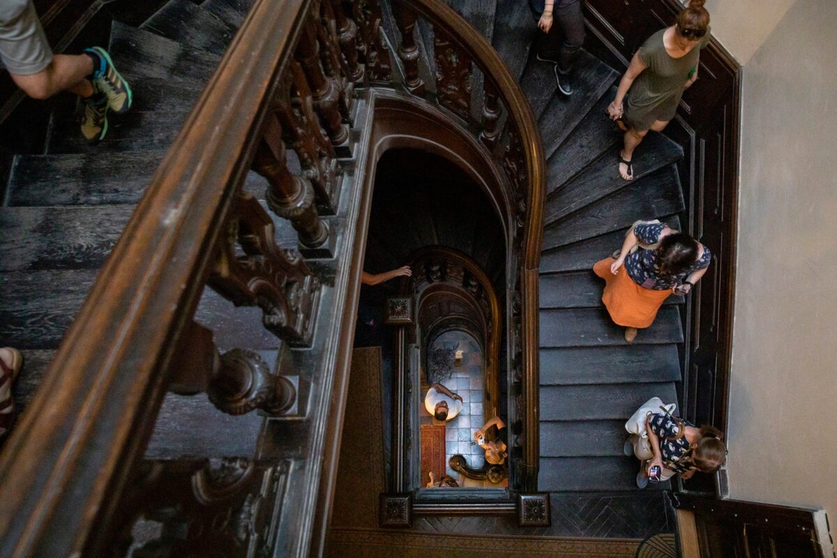 városnéző séta, vezetett séta, Budapest, épületbejárás, palota