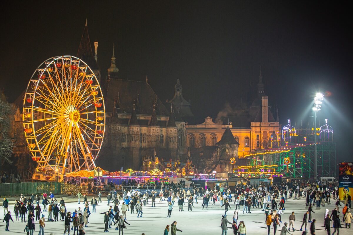 óriáskerék, ünnepi hangulat, karácsonyi vásár, Magyarország,december, karácsony, tél, advent