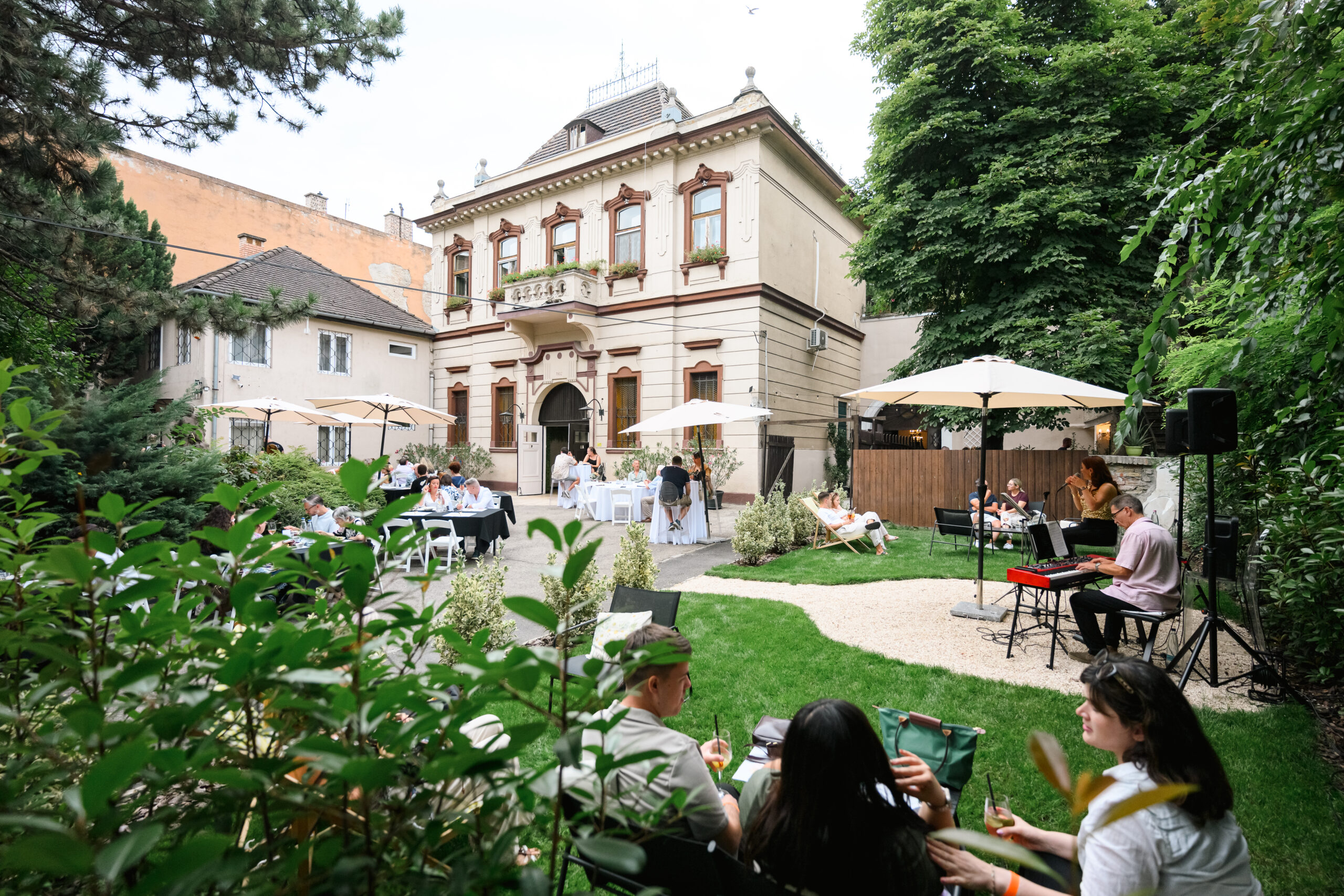 Szenzációs programokkal ünnepli jubileumát Budapest Bornegyede