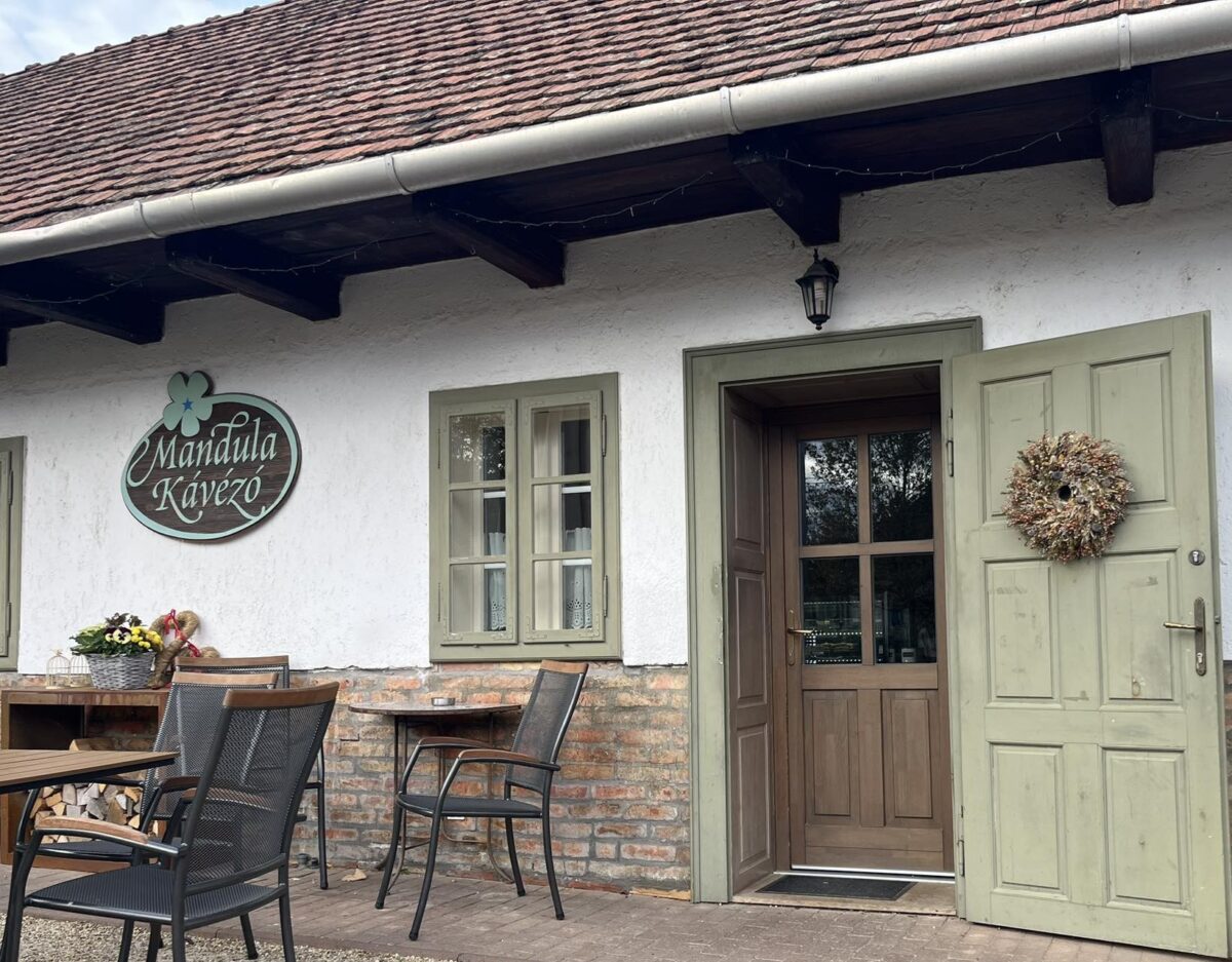 Mandula Kávézó Solymár