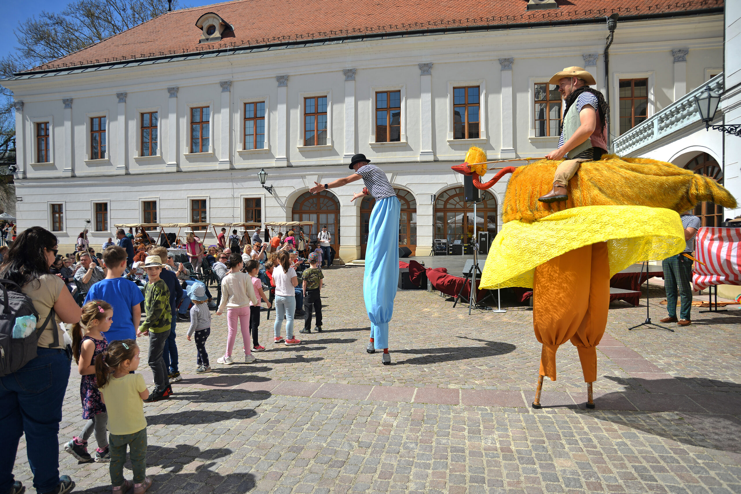 Ingyenes húsvéti programok sokaságával várja a látogatókat Gödöllő pompás kastélya