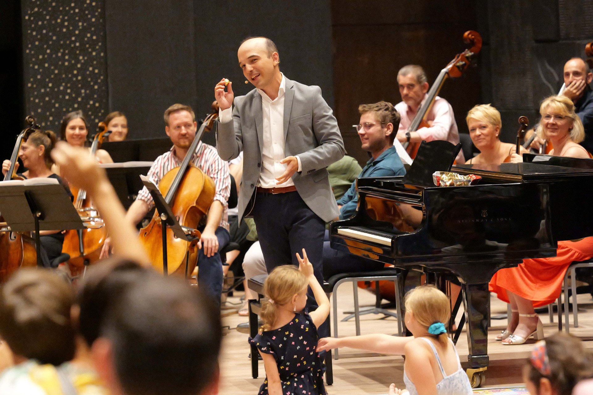 Fergeteges évaddal csillogtatja meg a zene gazdag színpalettáját a Danubia Zenekar