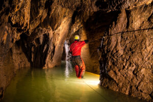 Csodabogyós-barlang Barlangok Hónapja