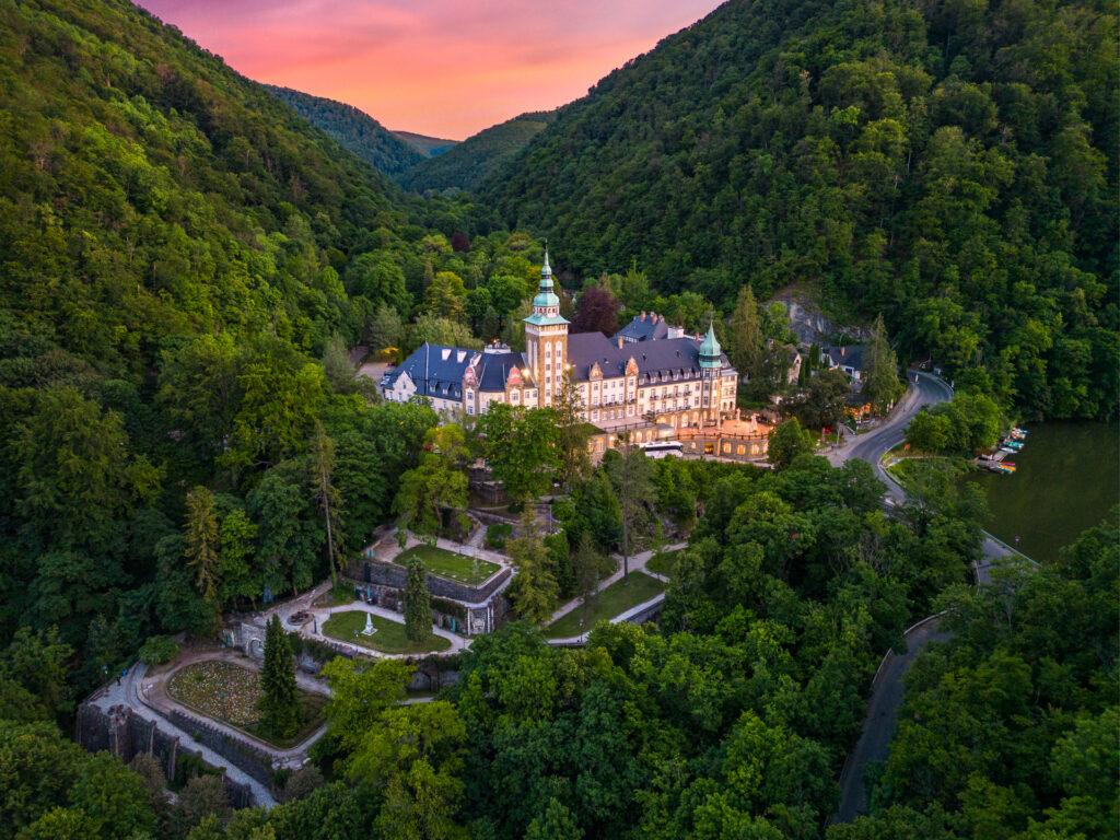 Felfedezésre váró kincsekkel csábít tavaszi kirándulásra a Bükk és a Mátra vidéke