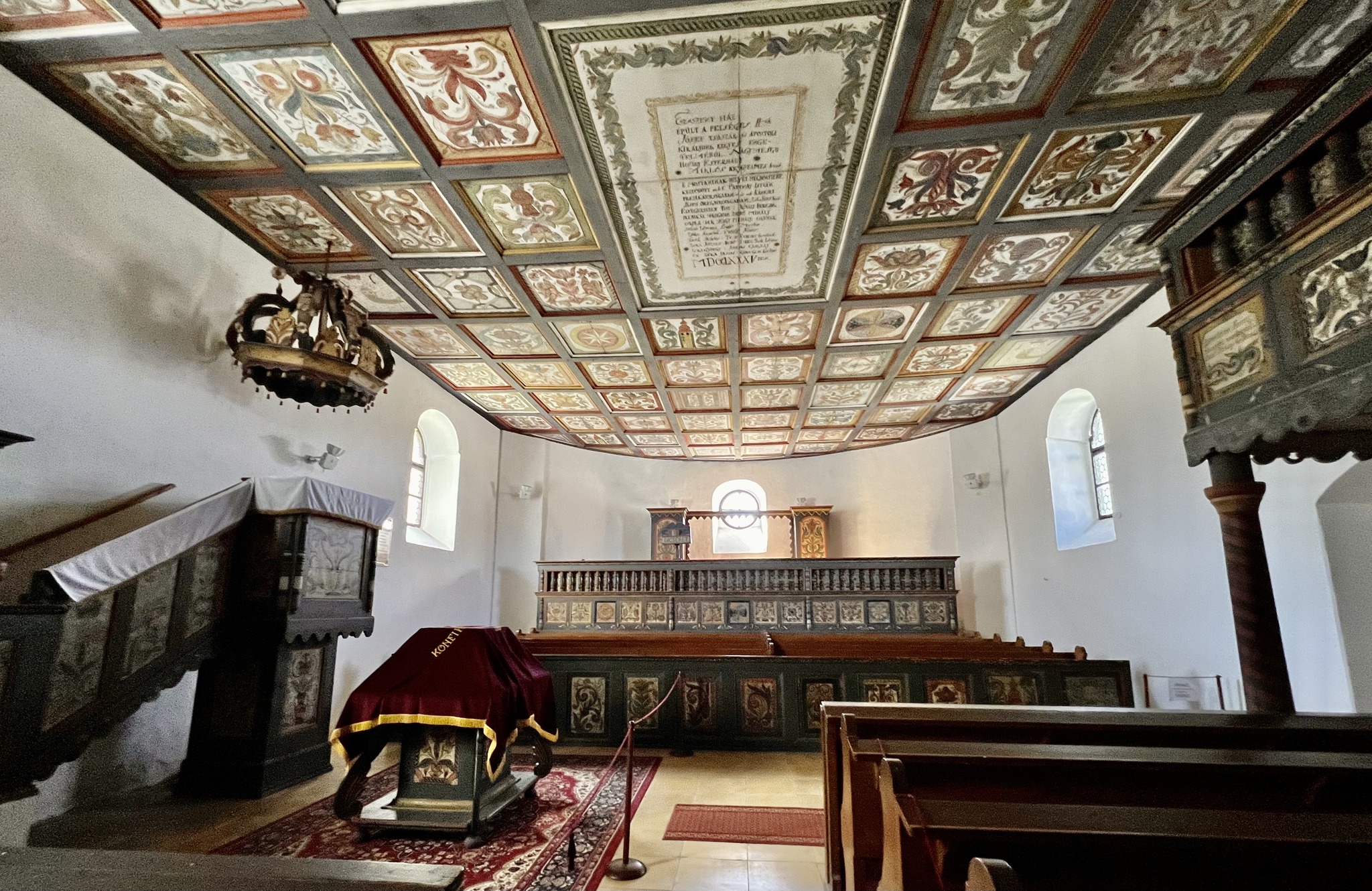Megfestett mennyország: 7 kazettás mennyezetű templom, amit egyszer látnod kell