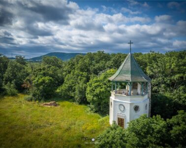 Szent Ferenc kápolna, Vértes látnivaló, vadászkápolna