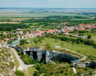 Fertőrákosi Barlangszínház