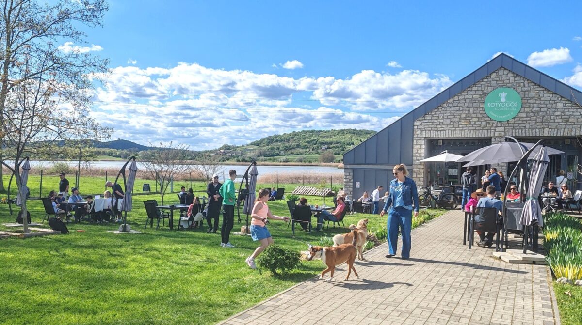 Kotyogós Kávéterasz