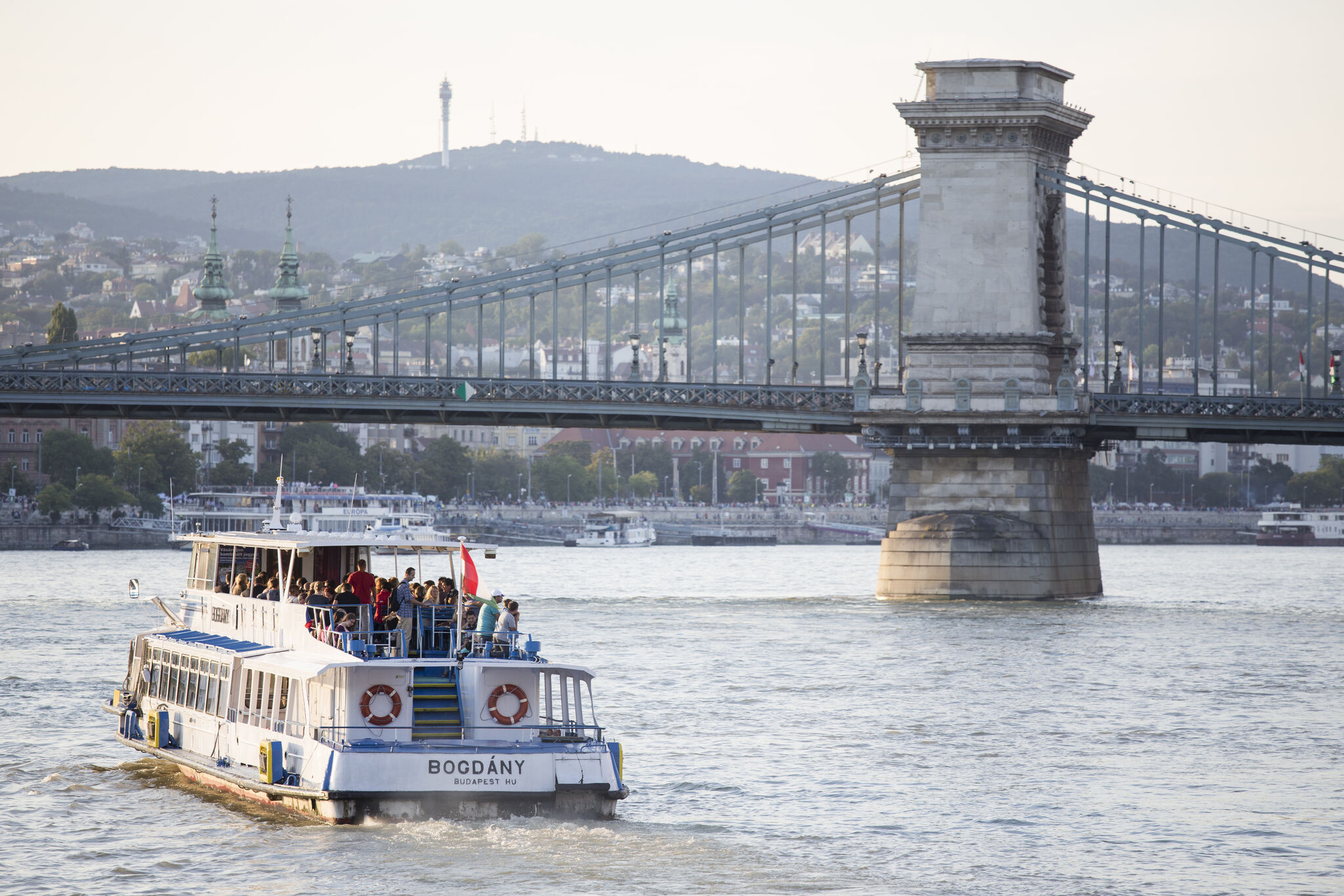 Fergeteges hajós kalandok színesítik a tavaszi kikapcsolódást Budapesten és környékén