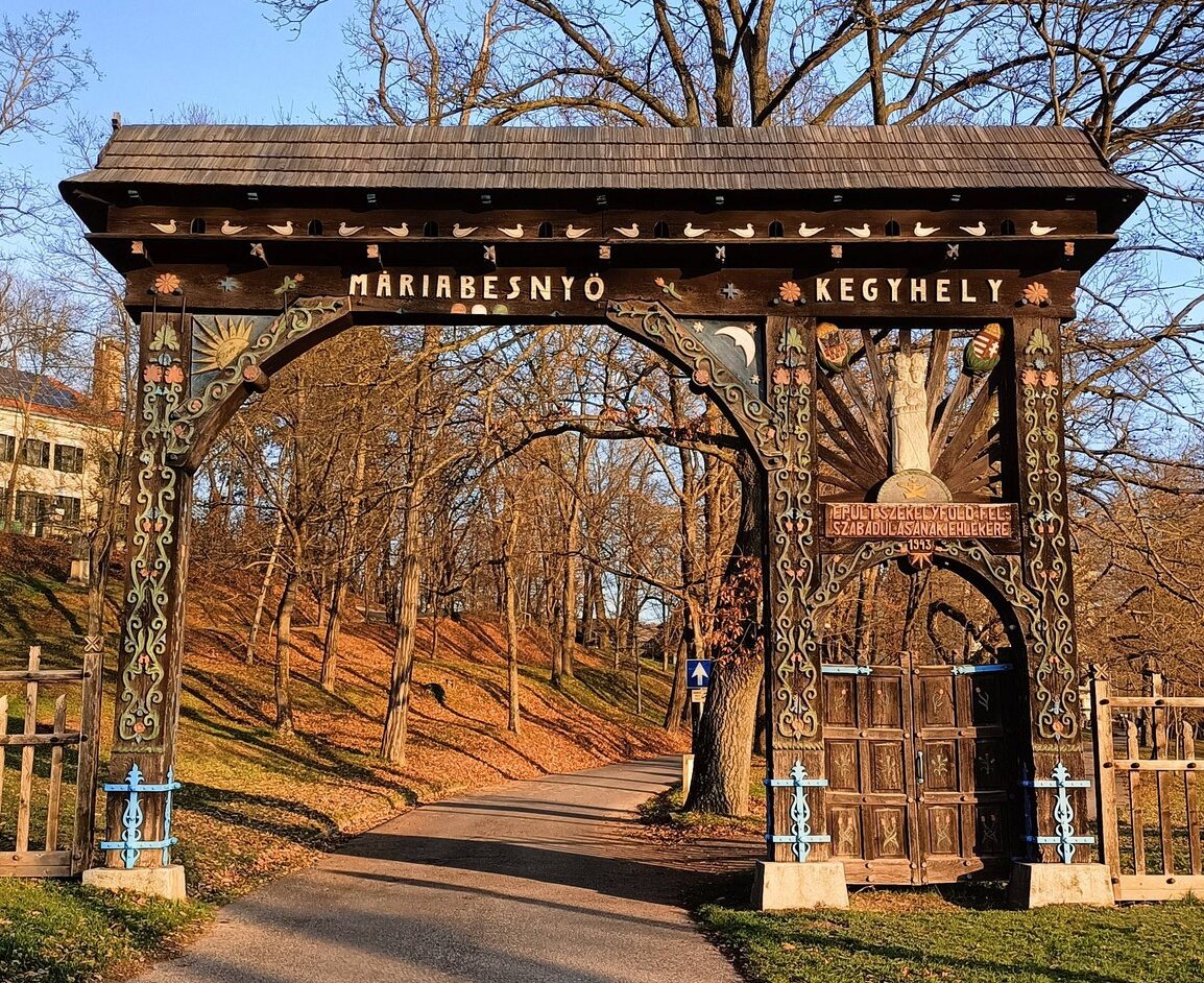 Máriabesnyői Nagyboldogasszony Bazilika és Kegyhely