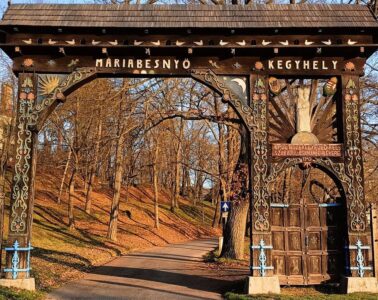 Máriabesnyői Nagyboldogasszony Bazilika és Kegyhely
